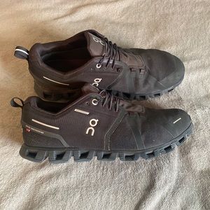 10.5 on running cloud 5 waterproof